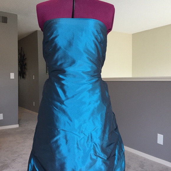 Justina Mccaffrey Taffeta Teal Ballgown - Picture 6 of 8
